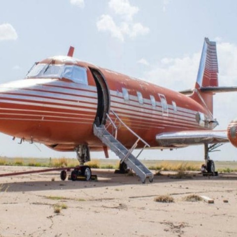 Σε δημοπρασία το αεροσκάφος του Έλβις Πρίσλεϊ!