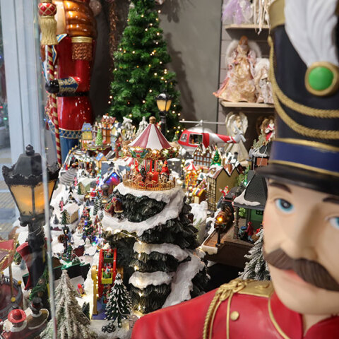 Εορταστικό ωράριο Χριστουγέννων 2022 με ανοικτά καταστήματα την Κυριακή 11 Δεκεμβρίου