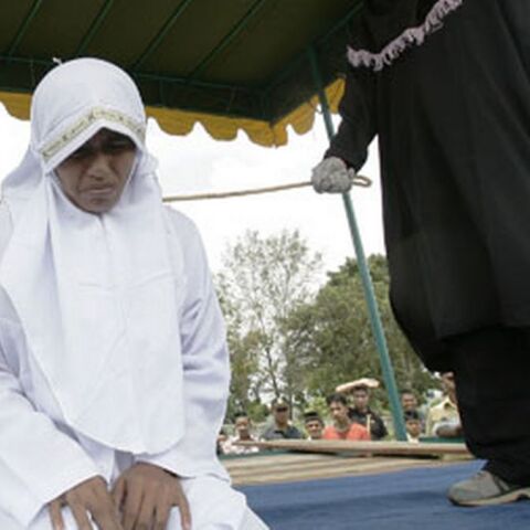 Η Ινδονησία ετοιμάζεται να απαγορεύσει το σεξ εκτός γάμου