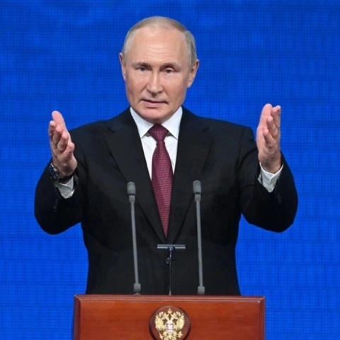 Ο Πούτιν ζητά να αναγνωριστούν οι προσαρτήσεις για να διαπραγματευτεί