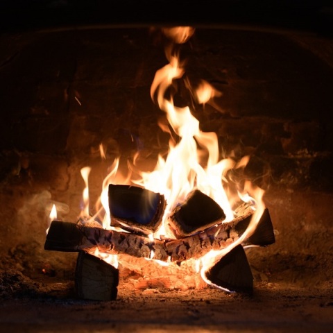 Τα τζάκια στην Αθήνα αυξάνουν την ατμοσφαιρική ρύπανση όσο και τα αυτοκίνητα