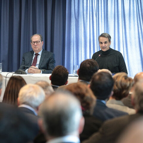 Ο Κυριάκος Μητσοτάκης ανακοίνωσε εφάπαξ οικονομική ενίσχυση 600 ευρώ σε αστυνομικούς και λιμενικούς τον Δεκέμβριο