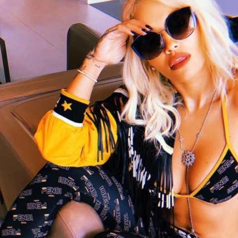 Η see-through εμφάνιση της Ρίτα Όρα στα British Fashion Awards