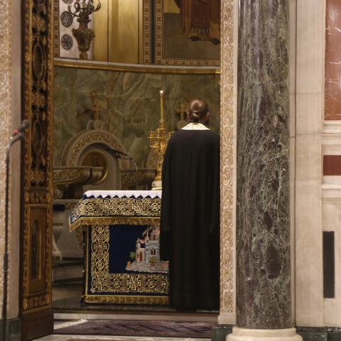 Εκκλησία με ιερέα