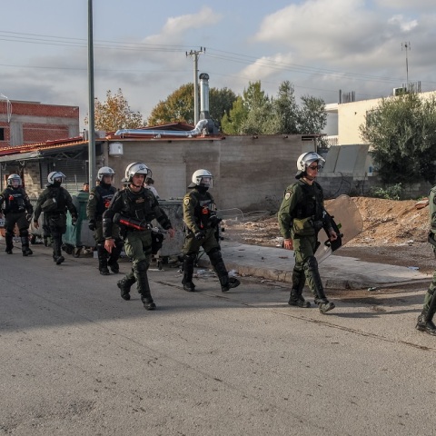 Ελέγχους σε σπίτια υπόπτων σε Ζεφύρι και Ασπρόπυργο κάνει η ΕΛ.ΑΣ.