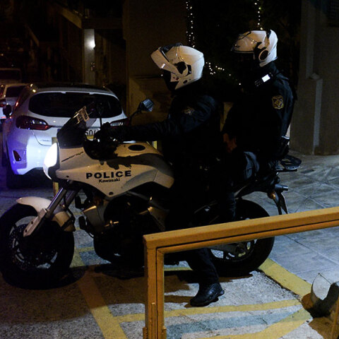 Ο αστυνομικός στη Θεσσαλονίκη που πυροβόλησε τον 16χρονο Ρομά περιέγραψε στην κατάθεσή του τι συνέβη στην αιματηρή καταδίωξη