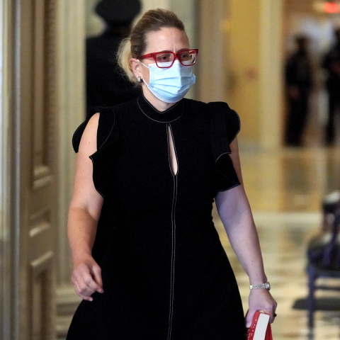 Γερουσία: Αποχώρησε από τους Δημοκρατικούς η Σίνεμα – δήλωσε ανεξάρτητη