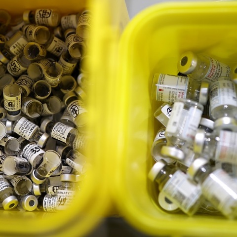 Κορωνοϊός: Πιέσεις υπουργών Υγείας στις φαρμακευτικές για αναπροσαρμογή στις ποσότητες εμβολίων