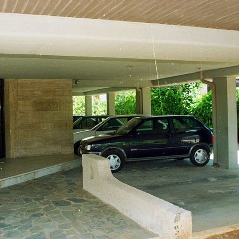 Έρχεται τροπολογία για τις θέσεις πάρκινγκ στις πιλοτές