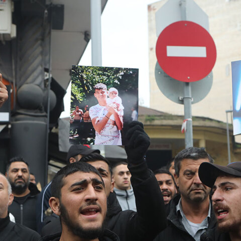 Δεν τα κατάφερε ο 16χρονος Ρομά στη Θεσσαλονίκη, τον οποίο πυροβόλησε ο αστυνομικός στην καταδίωξη