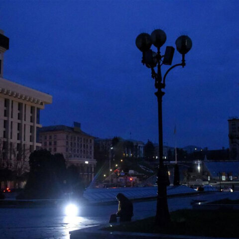 Χωρίς ρεύμα το Κίεβο, καθώς συνεχίζονται οι βομβαρδισμοί από τη Ρωσία σε υποδομές ενέργειας