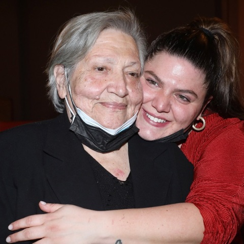 Δανάη Μπάρκα: Η γιαγιά της θέλει να τη δει να παντρεύεται με... παίδαρο