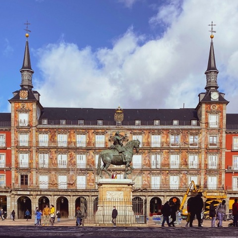 Η Ισπανία ξεκινά πιλοτικά πρόγραμμα για λιγότερες ώρες εργασίας