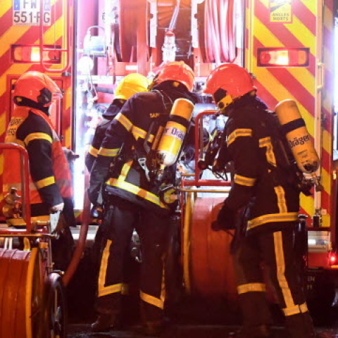 Γαλλία: Δέκα νεκροί, μεταξύ των οποίων 5 παιδιά, από πυρκαγιά σε κτίριο κοντά στη Λιόν	