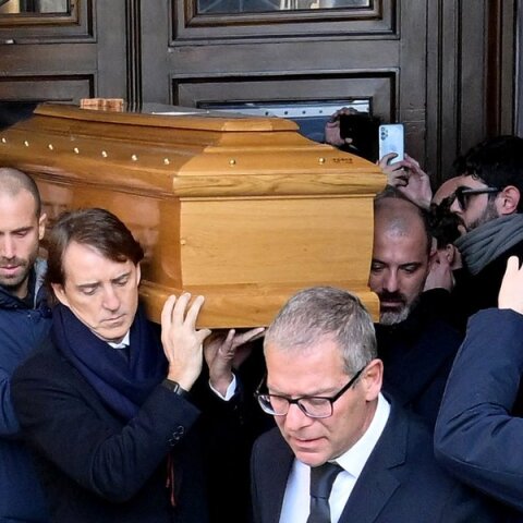 Θρήνος και συγκίνηση στη κηδεία του Σίνισα Μιχαΐλοβιτς (videos+photos)