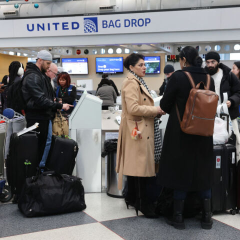 ΗΠΑ: Ισχυρές καταιγίδες ανατρέπουν τα σχέδια εκατομμυρίων Αμερικανών για χριστουγεννιάτικες εξορμήσεις	