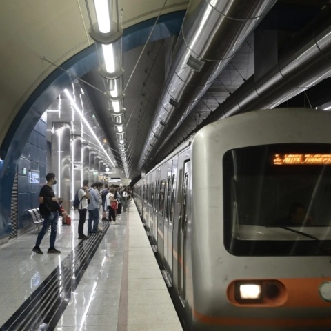 Αλλαγές στα δρομολόγια των ΜΜΜ - Πώς θα κινηθούν στις γιορτές