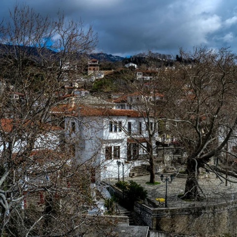 Πού θα κάνουν Χριστούγεννα και Πρωτοχρονιά οι Έλληνες