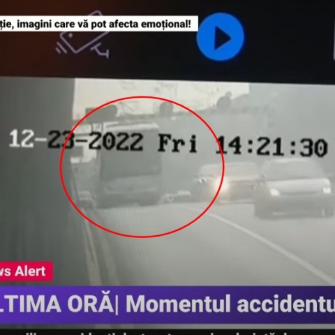 Η στιγμή του δυστυχήματος για το τουριστικό λεωφορείο στη Ρουμανία