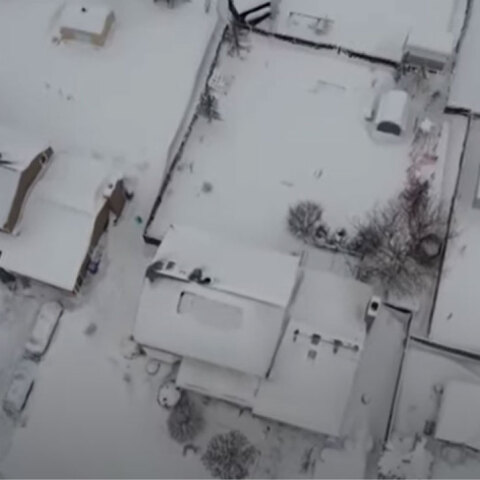 H «χιονοθύελλα του αιώνα» στις ΗΠΑ έθαψε στο χιόνι το Μπάφαλο στη Νέα Υόρκη