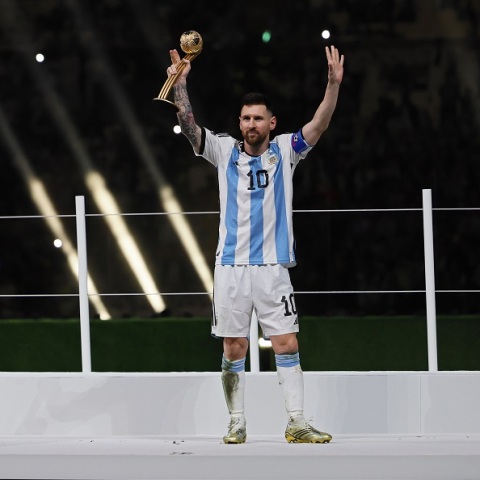 Λιονέλ Μέσι: Η αντίδραση ενός μιρκού θαυμαστή όταν του έφεραν το δώρο του