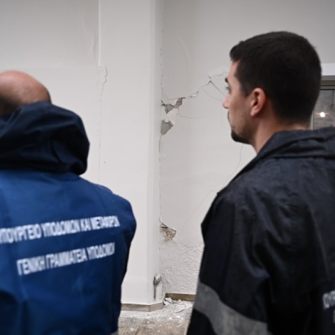 Σεισμός στην Εύβοια: Οι πρώτες εικόνες με ζημιές