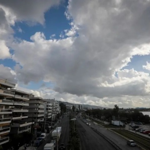 Καιρός σήμερα: Υψηλές θερμοκρασίες αλλά και βροχές την Παρασκευή