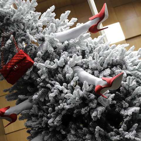 Σήμερα παραμονή Πρωτοχρονιάς καταστήματα και μαγαζιά κλείνουν στις 20:00