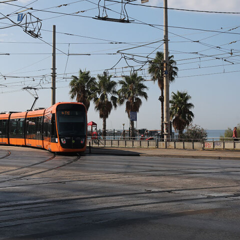 Στα ΜΜΜ σήμερα παραμονή Πρωτοχρονιάς τα τελευταία δρομολόγια εκτελούνται νωρίτερα