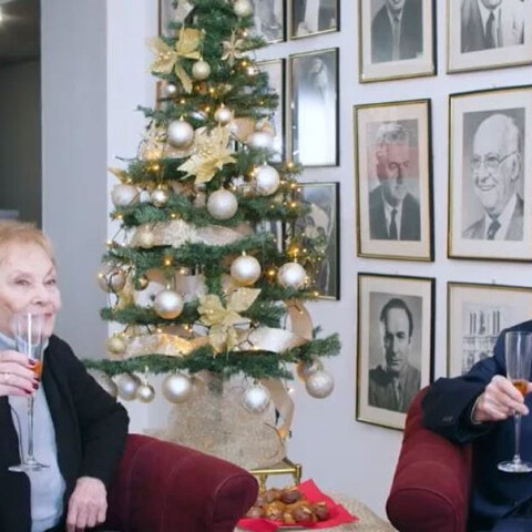 Ελένη Προκοπίου και Γιάννης Βογιατζής στο πρωτοχρονιάτικο βίντεο της Finos Film