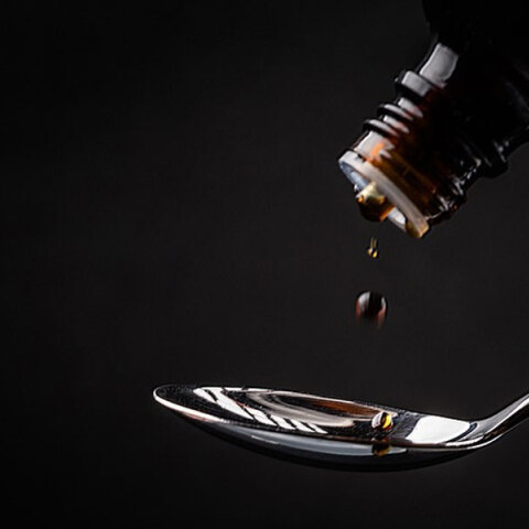 Σιρόπια για τον βήχα ανάμεσα στα φάρμακα σε έλλειψη στα φαρμακεία