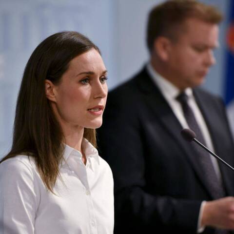 Μόνο η Φινλανδία: Προσωρινός υπουργός Άμυνας - Έλαβε γονική άδεια 6 μηνών ο εν ενεργεία