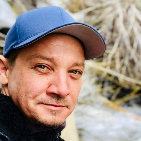 O Τζέρεμι Ρένερ αιμορραγούσε και δεν μπορούσε να ανασάνει όταν τον καταπλάκωσε το εκχιονιστικό