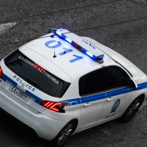 Βόλος: Μεθυσμένος επιτέθηκε στην πρώην γυναίκα του, τον γιο της και τρεις αστυνομικούς