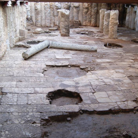 Σταθμός Αγίας Σοφίας - Μαρμαρόστρωτη πλατεία