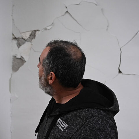 Ρωγμές σε κτίρια μετά τον σεισμό