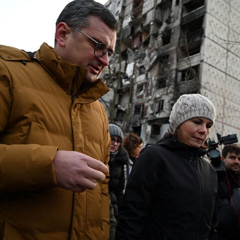 Ουκρανία: Αιφνιδιαστική επίσκεψη της Γερμανίδας ΥΠΕΞ στο Χάρκοβο