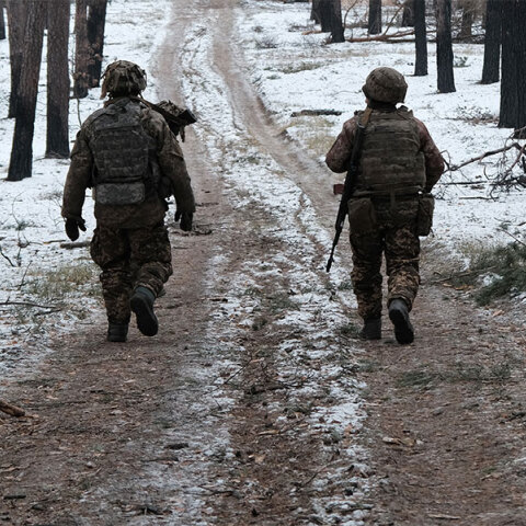Ουκρανοί στρατιώτες περιπολούν