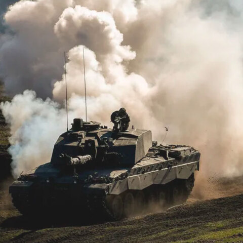 Πιο κοντά τα γερμανικά τεθωρακισμένα Leopard στην Ουκρανία, καθώς η Δύση επανεξετάζει την αρνητική στάση της απέναντι στα «θέλω» του Ζελένσκι