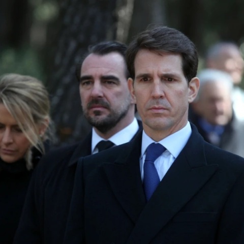 Τέως βασιλιάς Κωνσταντίνος: Δευτέρα στις 12:00 η κηδεία - Από τις 6 έως τις 10:30 η σορός στο παρεκκλήσι της Μητρόπολης