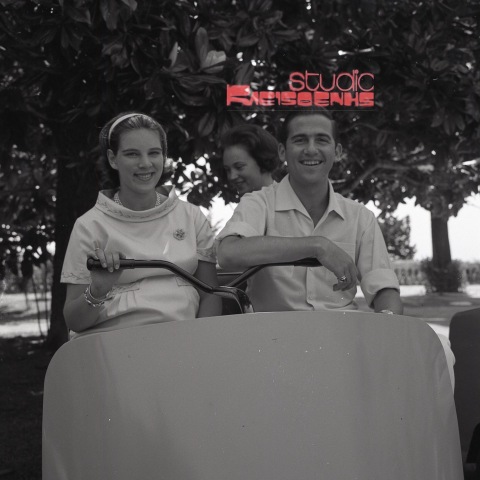 βασιλιασ_στη_κερκυρα_εν_αναμονη_τοκετου_αννα__μαριασ