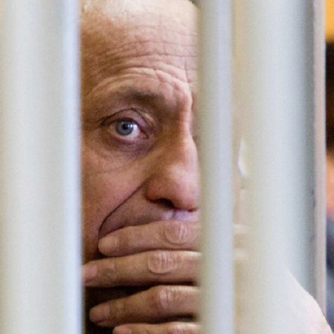 Ο φυλακισμένος Ρώσος κατά συρροή δολοφόνος βιαστής με το παρατσούκλι "Λυκάνθρωπος" που σκότωσε 83 γυναίκες προσφέρεται εθελοντικά να πολεμήσει για τον Πούτιν στην Ουκρανία