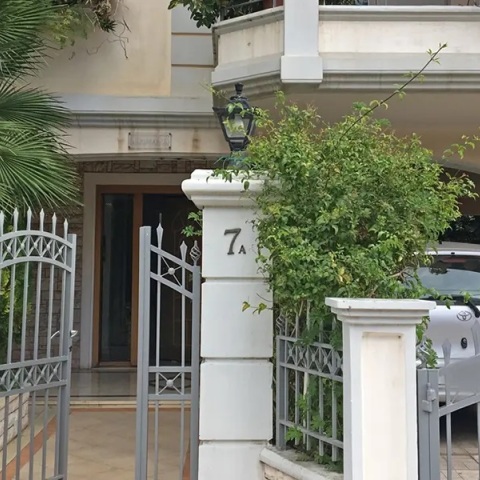 Μια σκοτεινή ιστορία απάτης και ξυλοδαρμών πίσω από τον απαγχονισμό του λογιστή στο Μοσχάτο