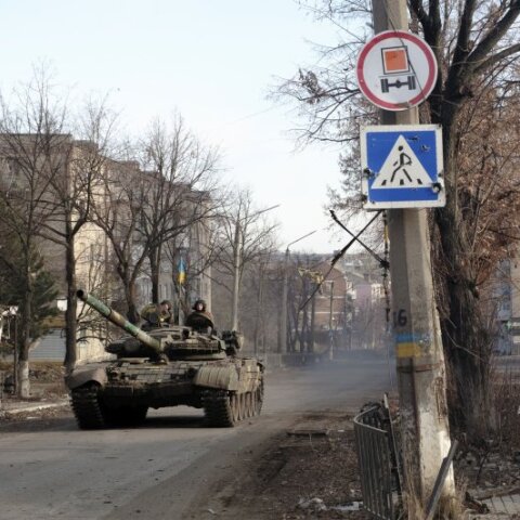 Ουκρανικό τανκ στην πόλη Μπαχμούτ στην Ανατολική Ουκρανία