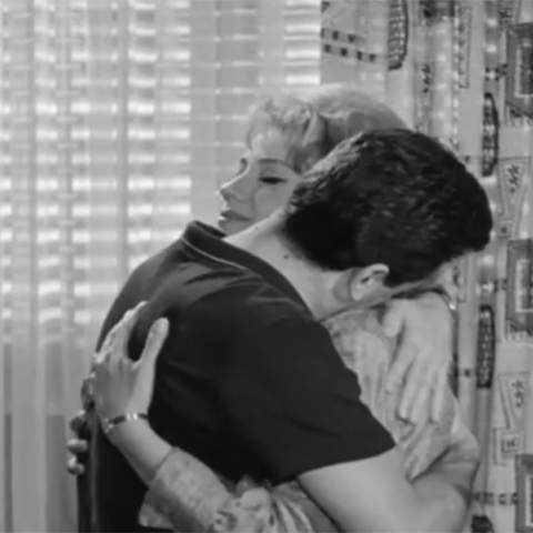 Το βίντεο της Finos Film για την Παγκόσμια Ημέρα Αγκαλιάς