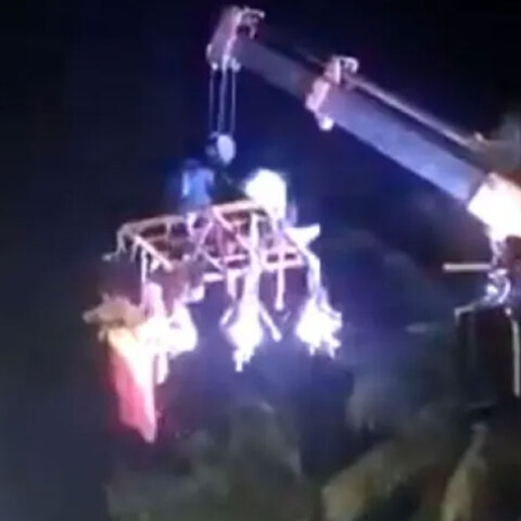 Γερανός καταπλάκωσε προσκυνητές έξω από ναό στην Ινδία