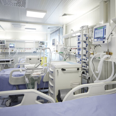 Κρεβάτια ΜΕΘ σε νοσοκομείο