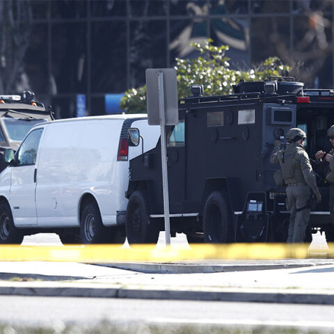 Αστυνομικές δυνάμεις έχουν αποκλείσει την περιοχή όπου σημειώθηκε η επίθεση στην Καλιφόρνια