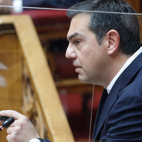 Ο Αλέξης Τσίπρας χρησιμοποίησε τη φράση «ένοχος ή βλαξ», αναφερόμενος στον πρωθυπουργό Κυριάκο Μητσοτάκη