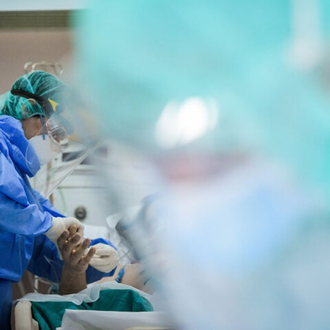 Ασθενής με κορωνοϊό στη ΜΕΘ